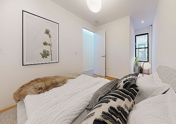 4th image of 137 Mac Donough St #2Q
