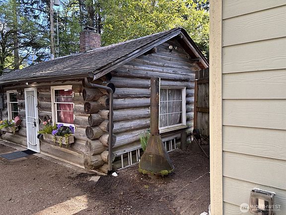 2nd image of 541 NE Alder Street