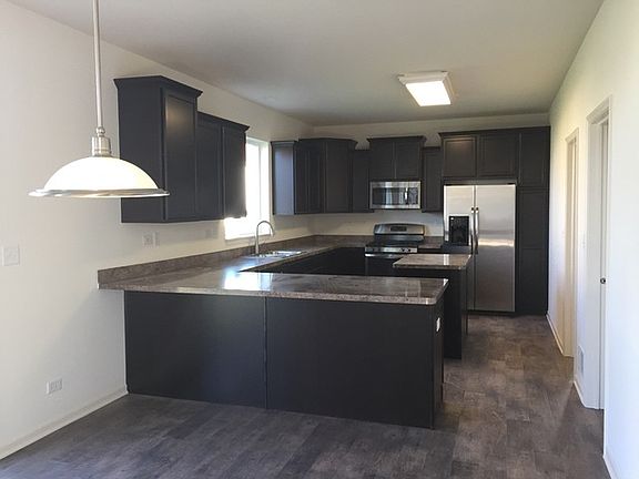 4th image of 1360 Baroque Ave
