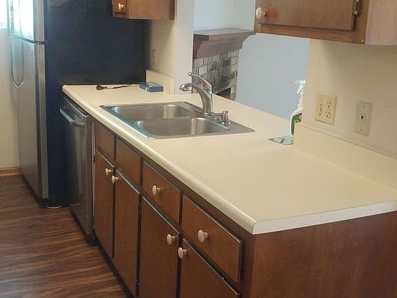 5th image of 3014 Rain Valley Cir