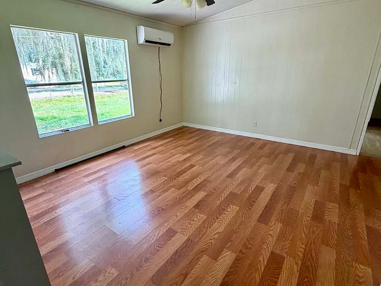SE Joshua Estates St — Photo 3