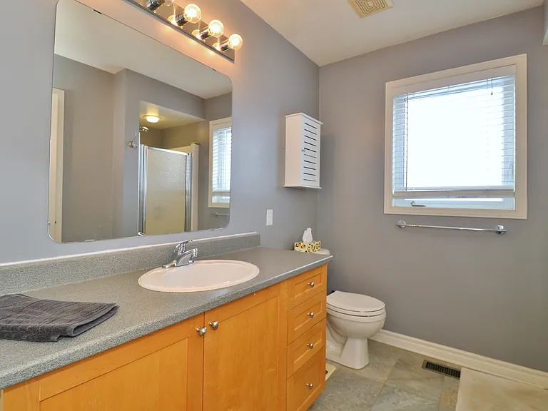 2216 Brockstone Cres — Photo 24