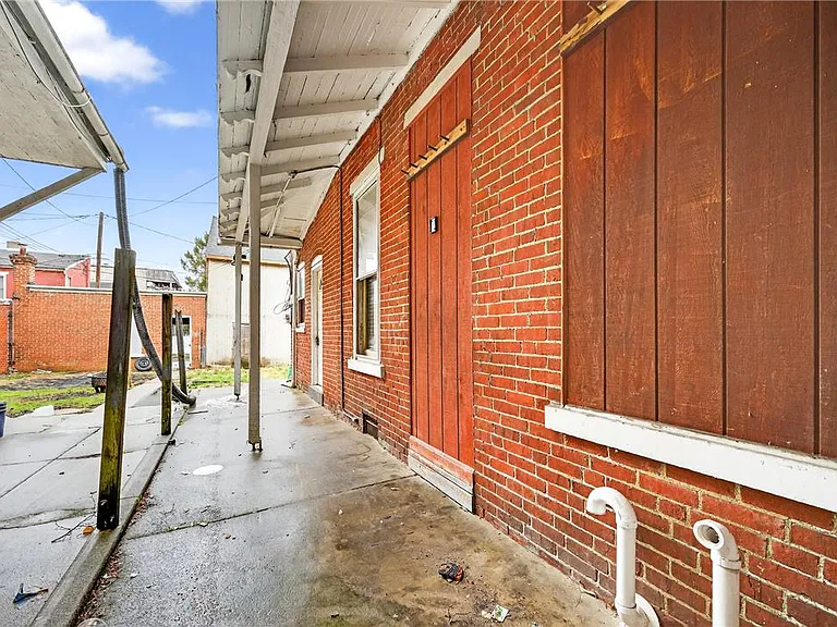 1139 W Linden St — Photo 18