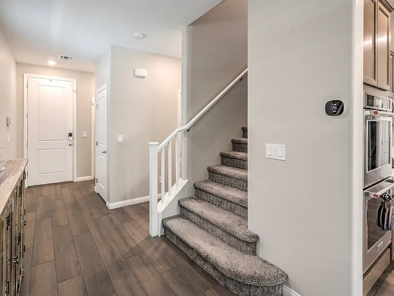 10646 Silver Pond Ave — Photo 3