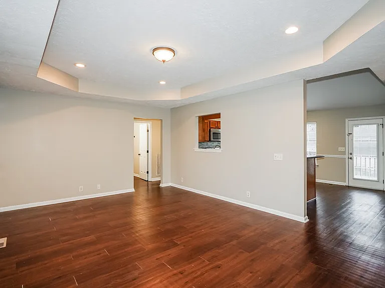 634 Woodland Hills Dr — Photo 3