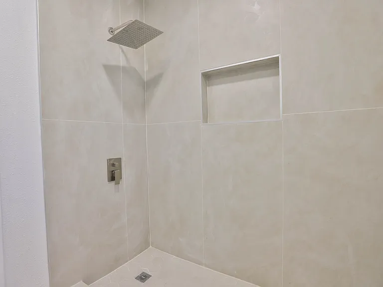 4132 Lynd Ave #B — Photo 12