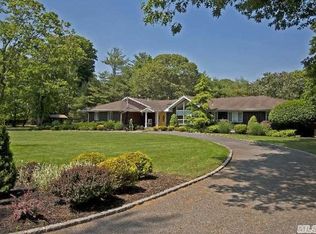19 The Helm, East Islip, NY 11730