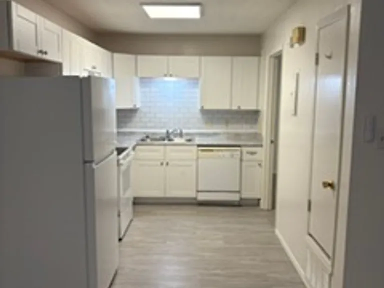 3442 State St #B — Photo 6