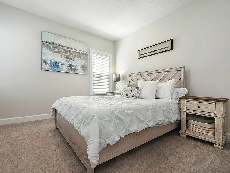409 Spruce Ln — Photo 30