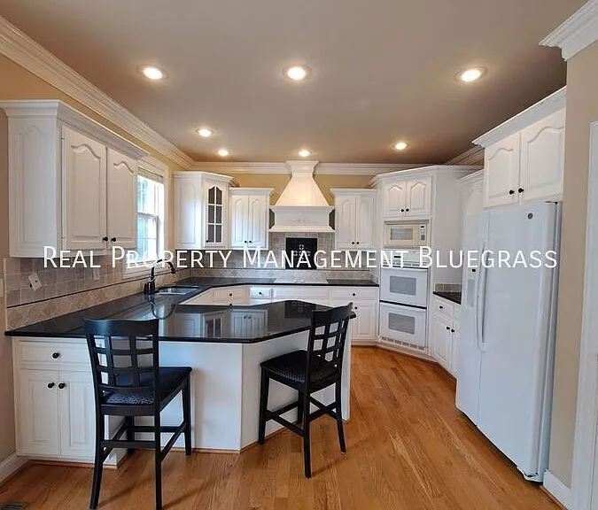 1221 Birmingham Ln — Photo 11