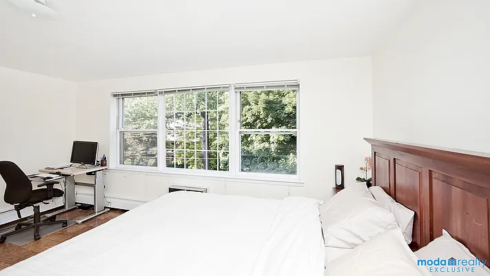 Sold by Moda Realty | media 34