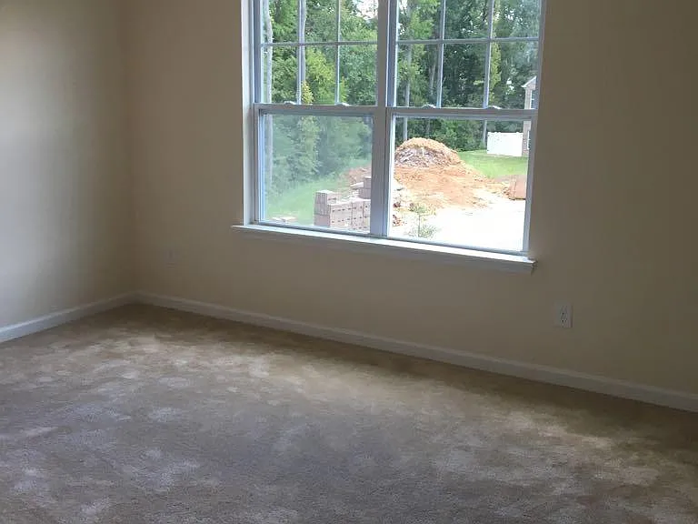 10411 Benfield Rd — Photo 11
