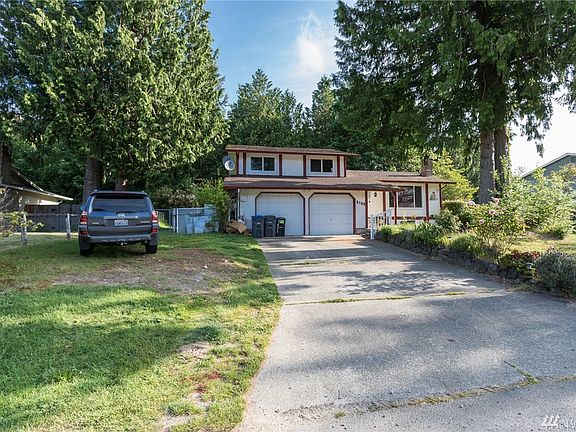 3rd image of 3100 Aegean Blvd NE