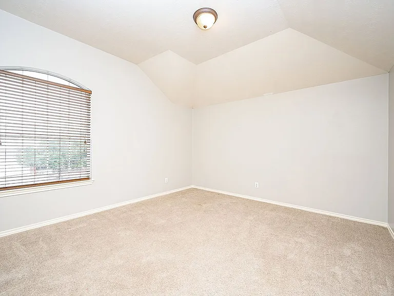 8135 Cove Timbers Ln — Photo 26