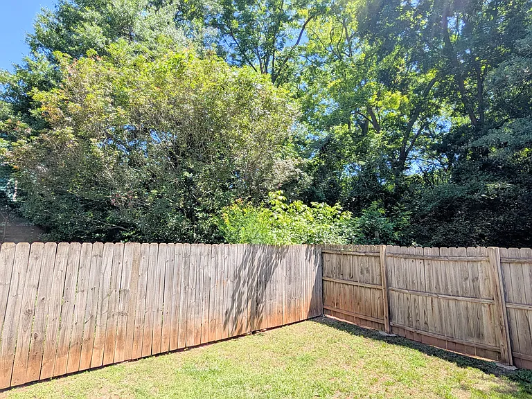 199 Lowry St NE — Photo 17