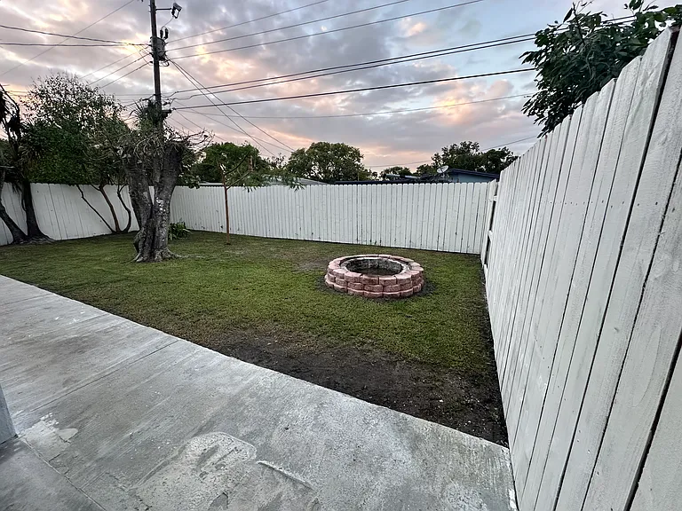 2210 S Euclid Cir #B — Photo 11