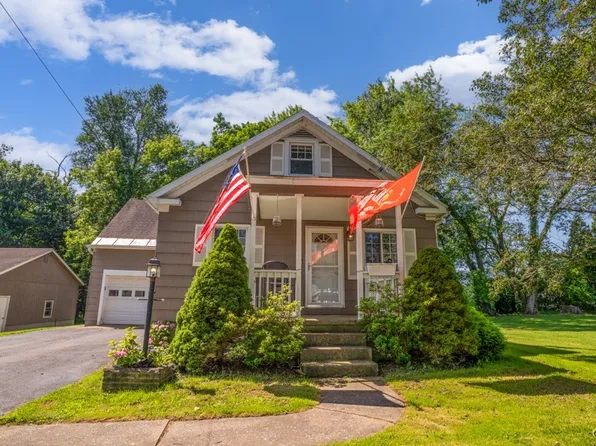 8666 Aitken Ave, Whitesboro, NY 13492