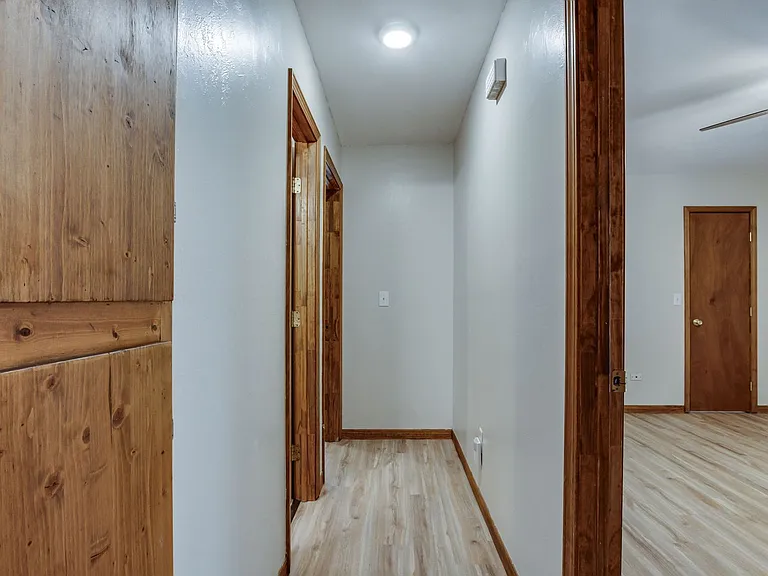 819 N Eagle Ln — Photo 24