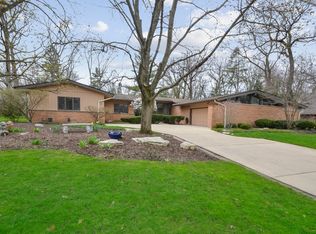 9 Plymouth Ct, Lincolnshire, IL