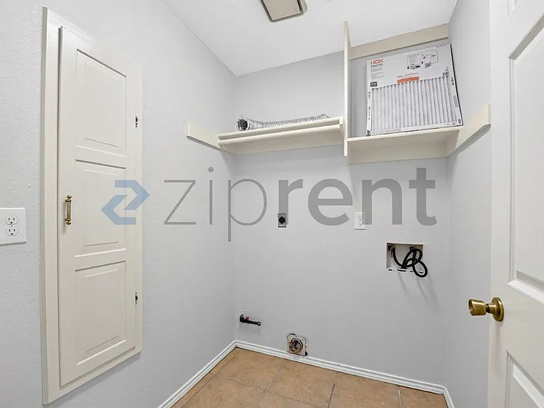 2508 Hawk Dr — Photo 23