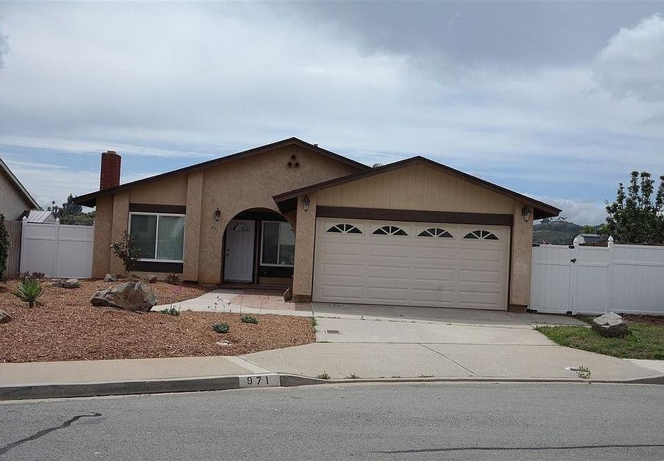 1st image of 971 Hazen Dr