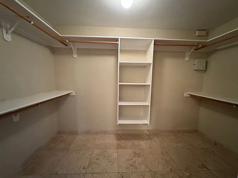1510 E Charleston Ave — Photo 14