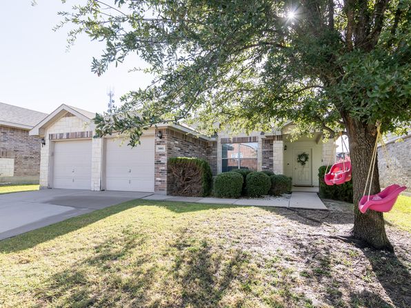 3001 Yoakum St