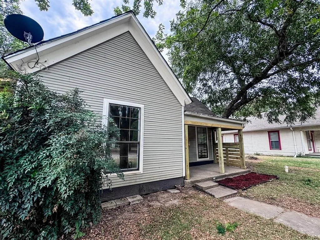 2 bed, 1.0 bath, 1007 sqft, $1,400 — Photo 3