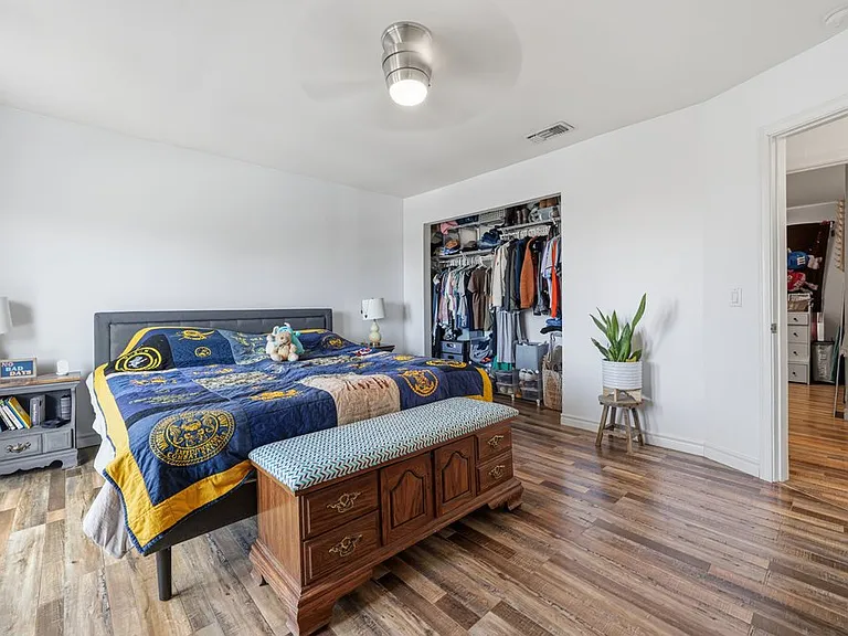 1308-10 Capistrano Ave — Photo 10