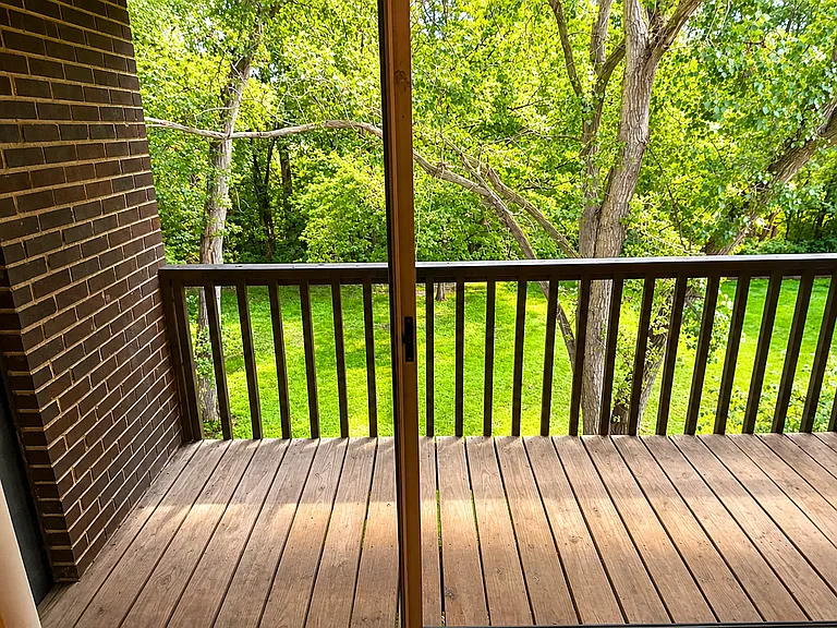 Hazelwood Apartments — Photo 28
