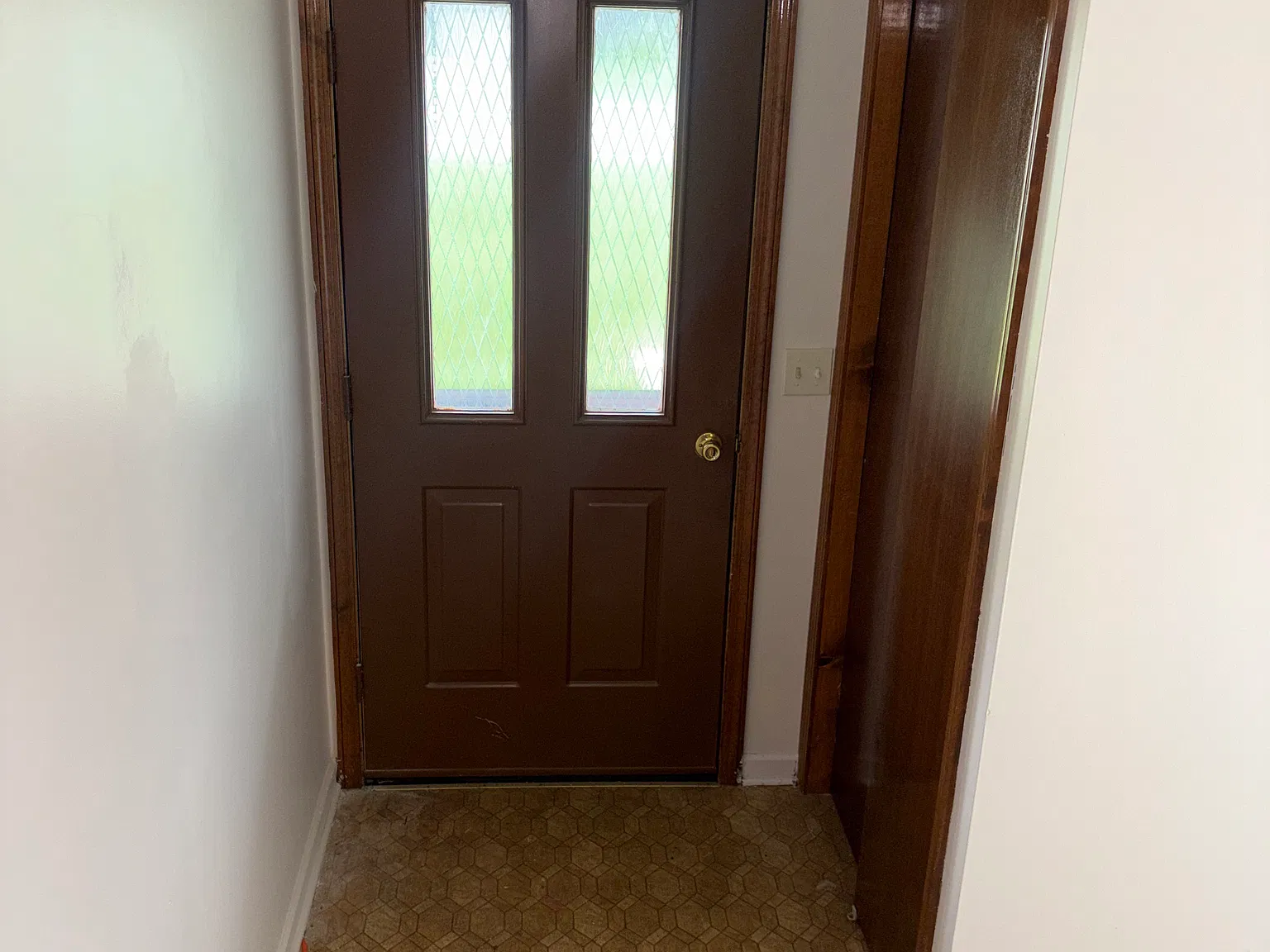 3 bed, 1.5 bath, 2000 sqft, $1,925 — Photo 2