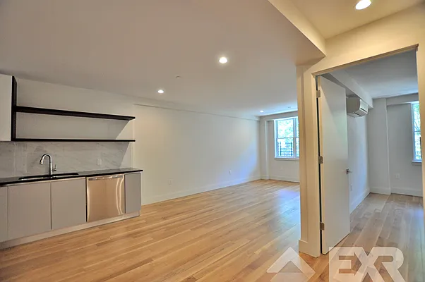 Rented by EXR | media 19