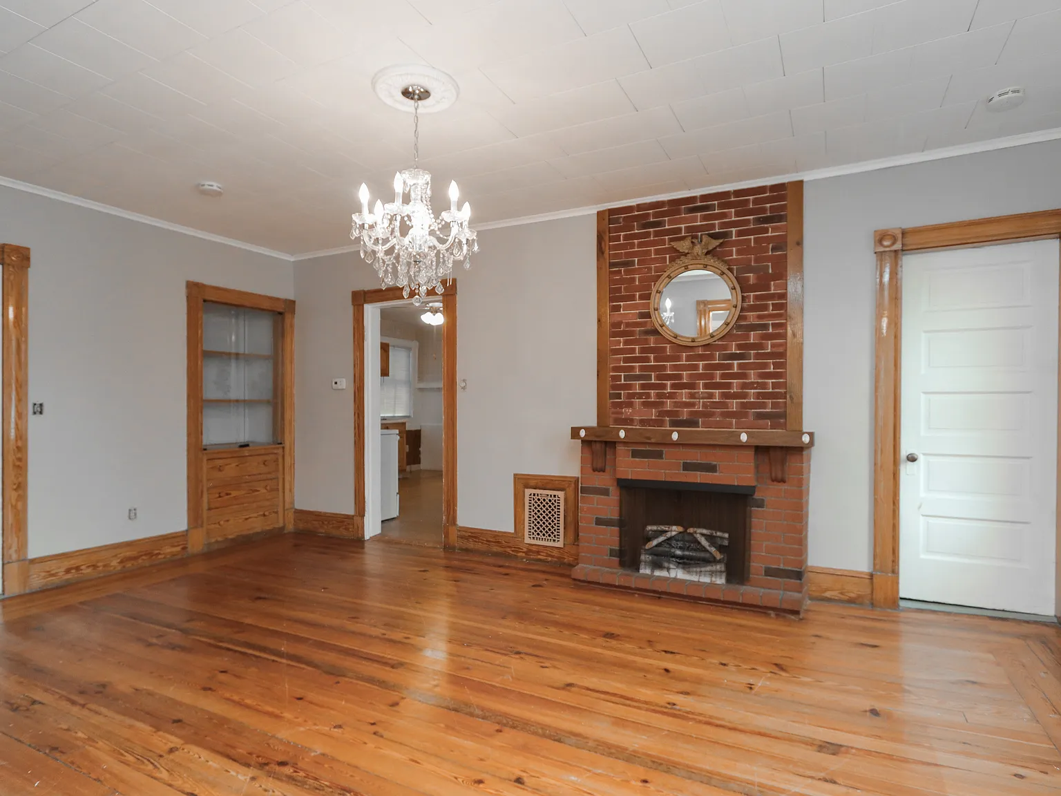 3 bed, 1250 sqft, $1,650 — Photo 1