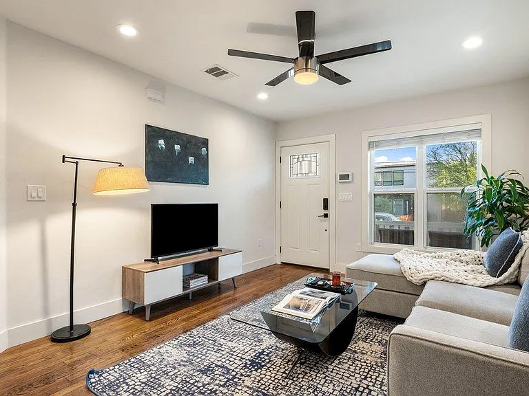 2702 Crest Ave #1 — Photo 9