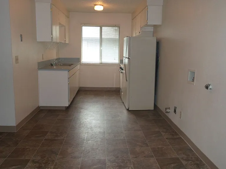 125 D St — Photo 2