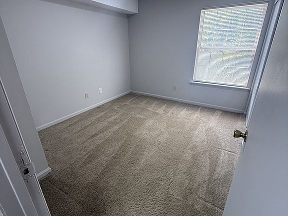 2nd image of 1703 Pineland Ave