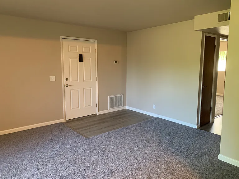 Sandalwood Apartments — Photo 21