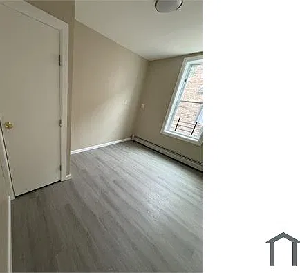 3 bed, 800 sqft, $3,639 — Photo 4