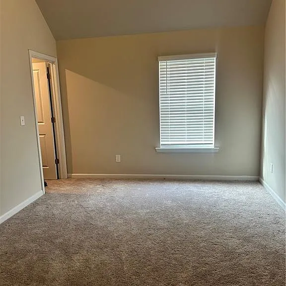 7226 Gladstone Cir — Photo 6