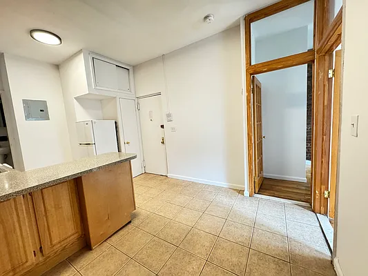 Rented by KNOCKKNOCK LLC | media 17