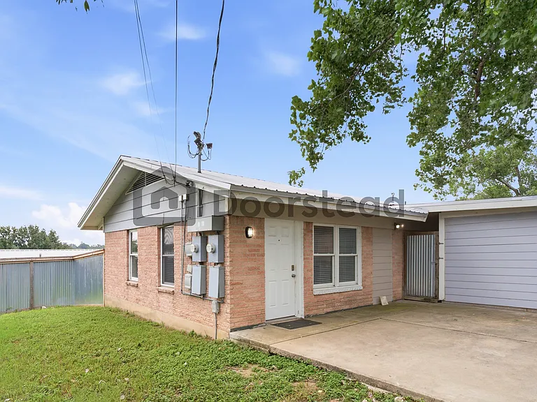 4804 Hillspring Cir #B — Photo 3