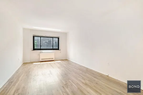 Rented by Bond New York | media 8