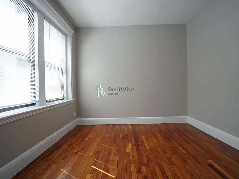 9 Carol Ave #3 — Photo 10