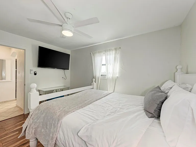 13803 Lake View Dr — Photo 16