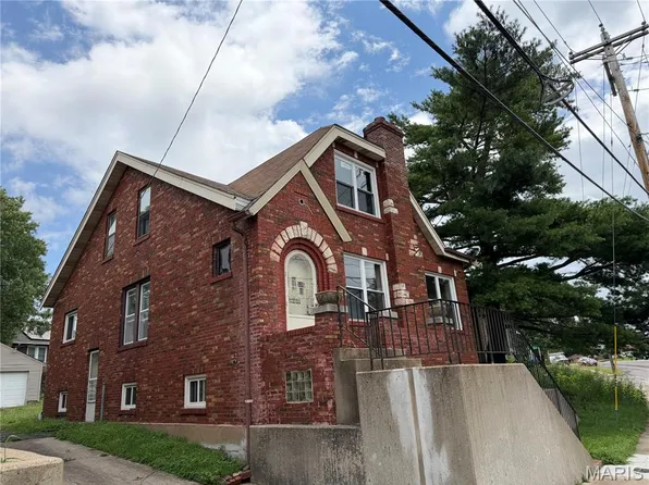 5207 Weber Rd, Saint Louis, MO 63123
