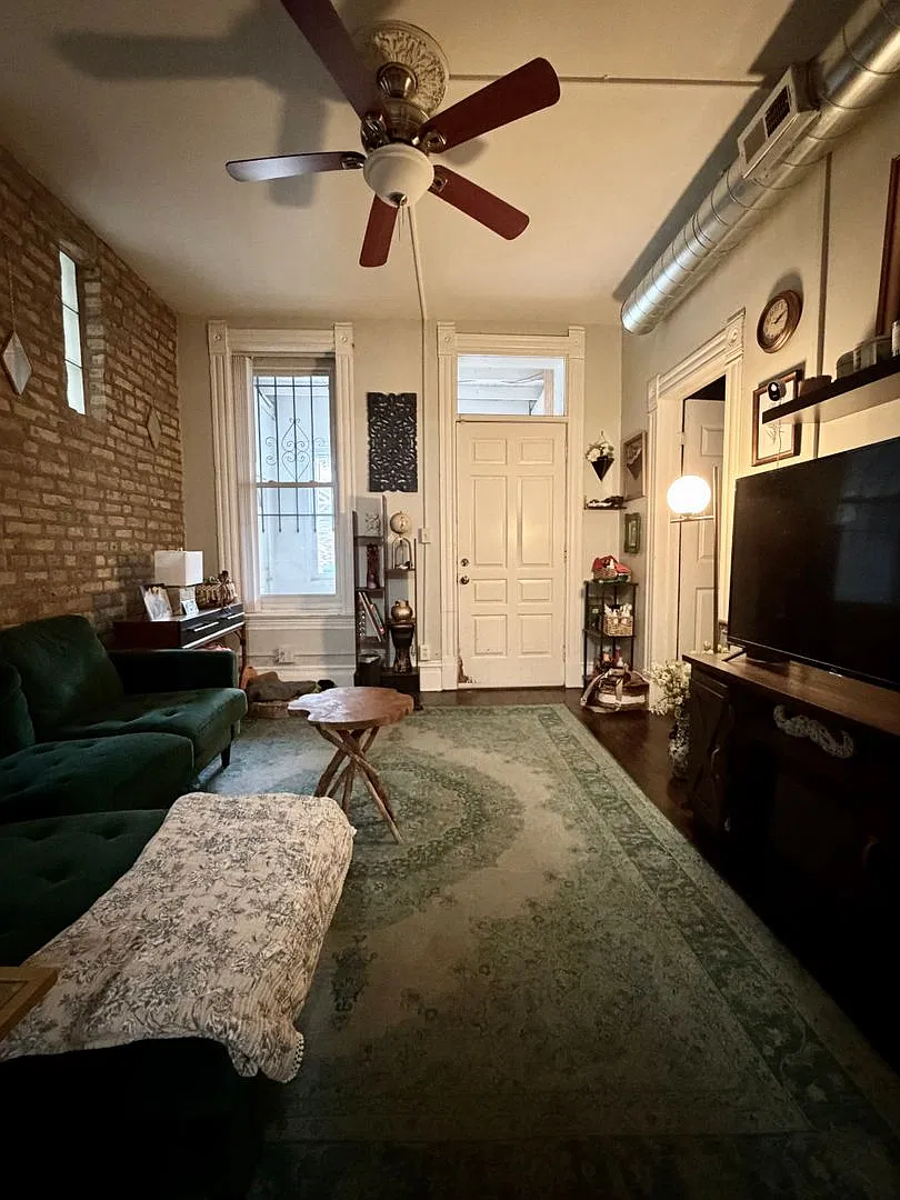 826 N Winchester — Photo 2