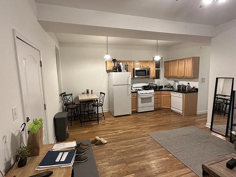 1510 N Campbell Ave #1-R — Photo 2