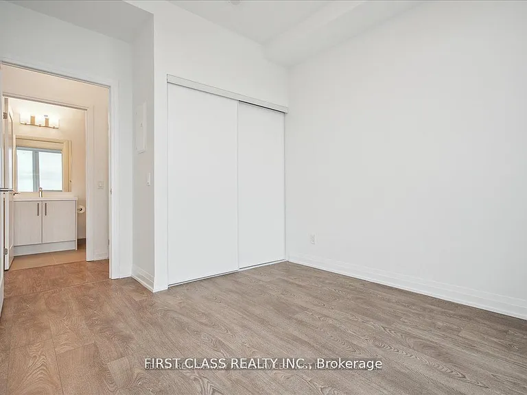 286 Main St #913 — Photo 10