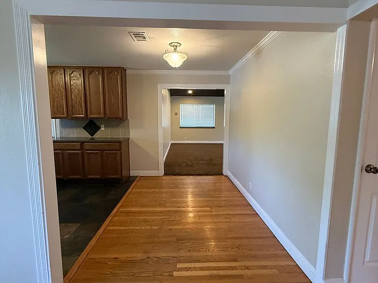 309 Plum St — Photo 3