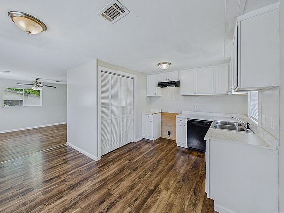 3rd image of 2816 Boyd St